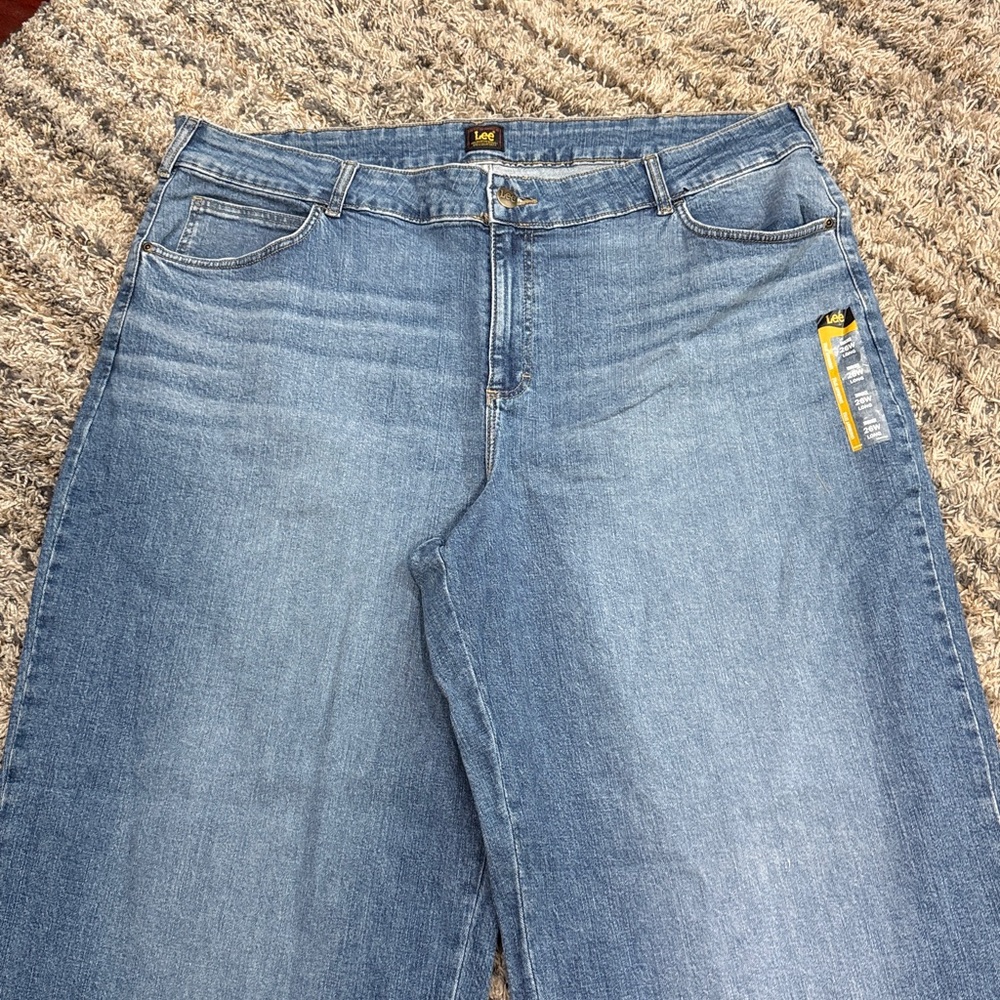 Lee Women's light wash wide leg trouser Jeans sz 28 long - Picture 4 of 11